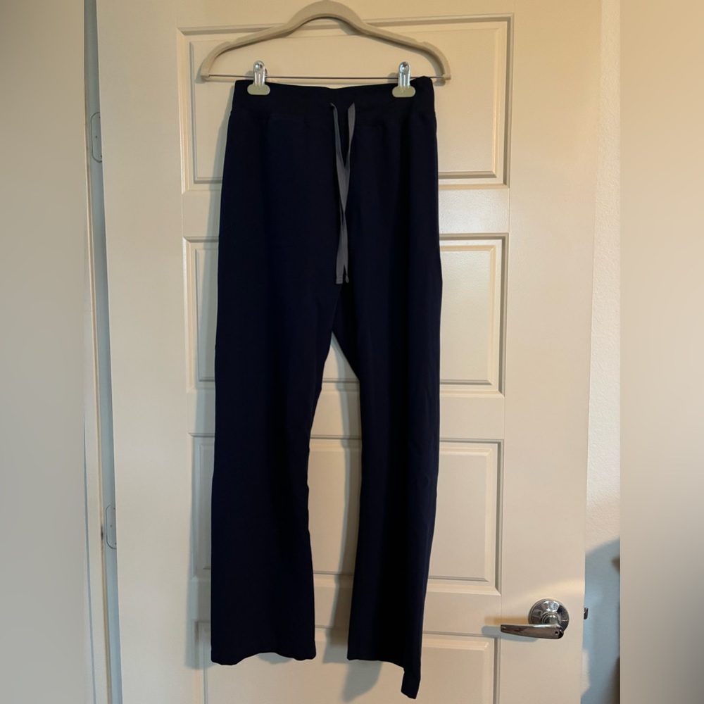 Figs Navy Livingston High Waisted in Small Petite.